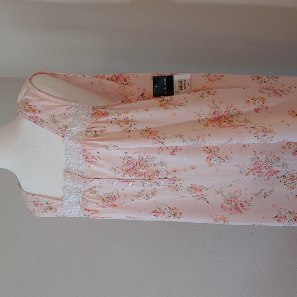 New Sleeveles Nightgown in Floral Peach By Earth Angels size Women's XL NWT